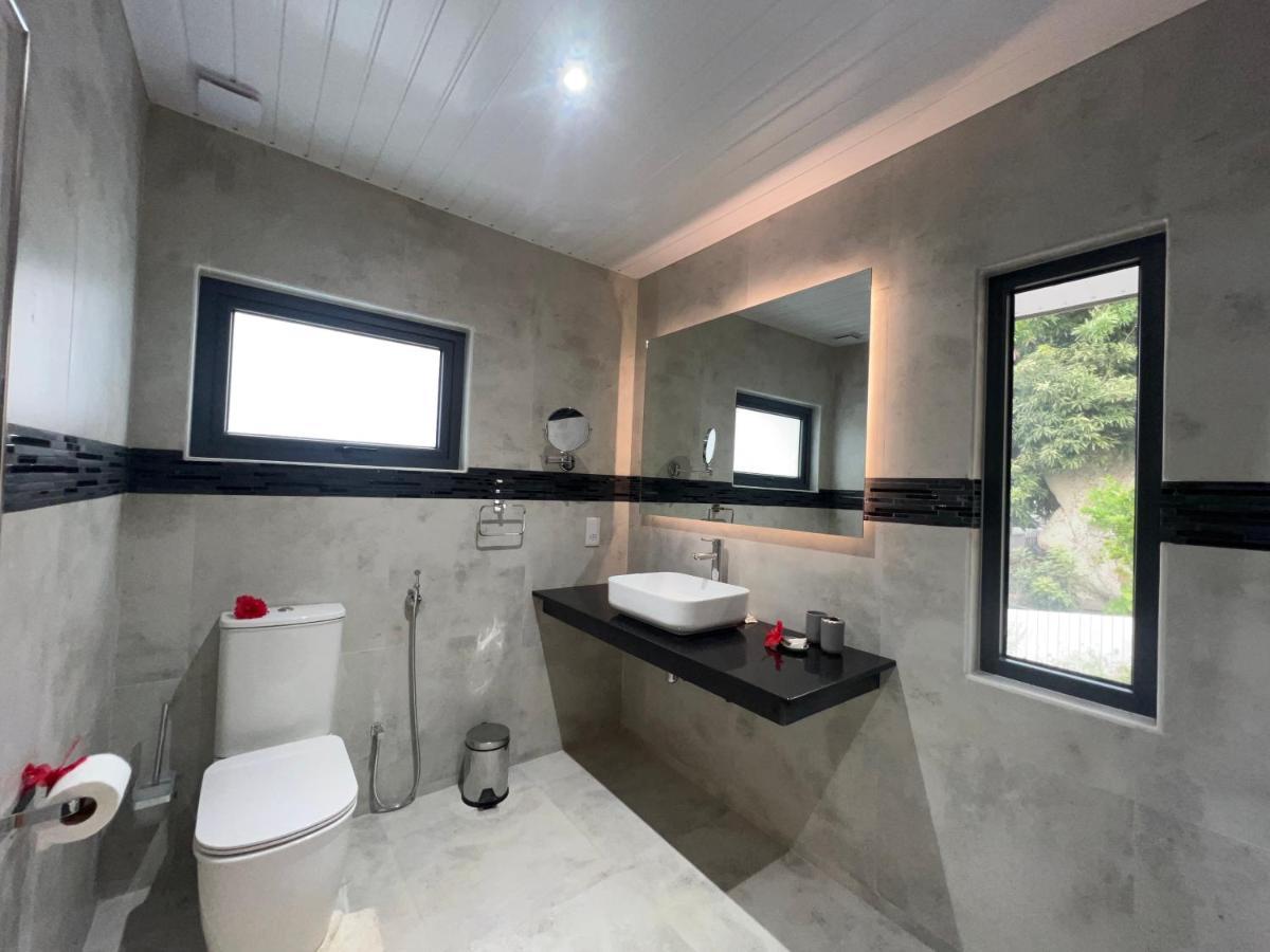 Le Port Guest House Baie Sainte Anne Esterno foto