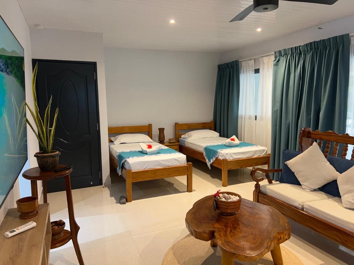 Le Port Guest House Baie Sainte Anne Esterno foto